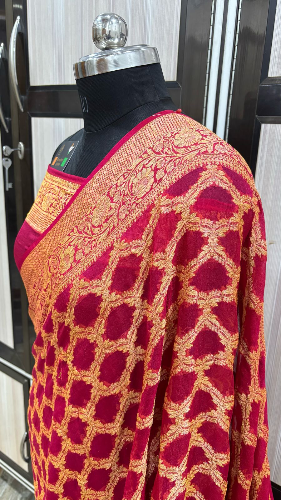 Elegant Banarasi Siffon Silk Saree – Red